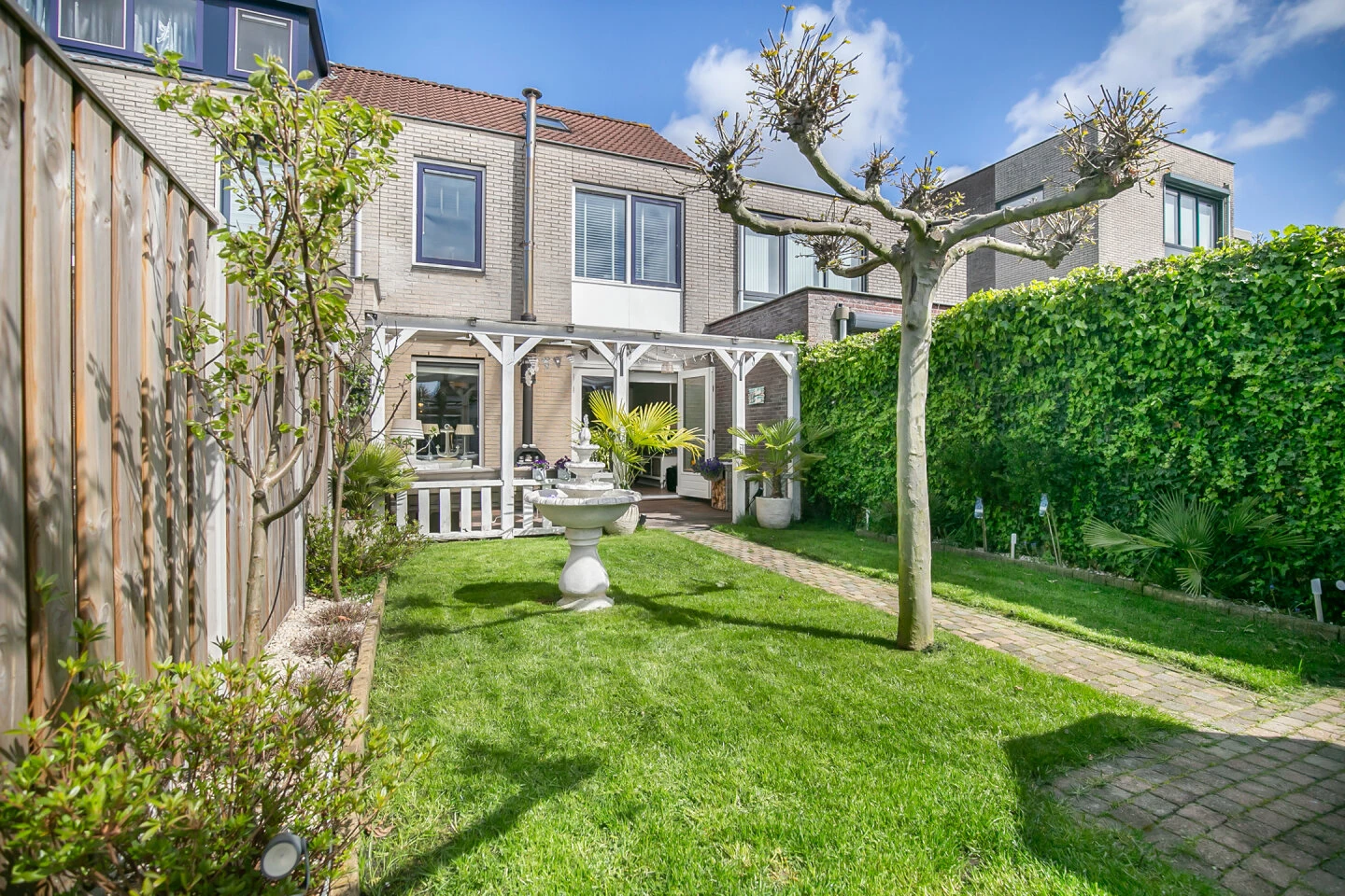 Woonhuis te koop Pauwenburg 136 Lelystad